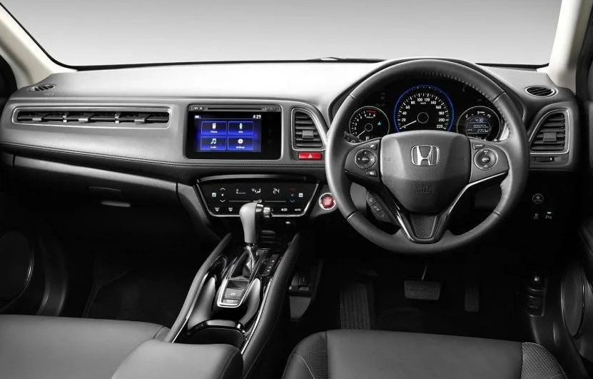 Honda HR-V 2015 внешний вид и салон нового автомобиля